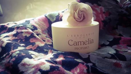 Profumo Camelia L'Erbolario, la fragranza per la donna romantica