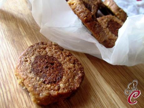 Biscotti rustici con il cuore di frutta secca: ottenere il meglio da ingredienti semplici e speciali