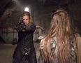 “The 100 S2” finale: può Clarke salvare il suo popolo da Mount Weather?