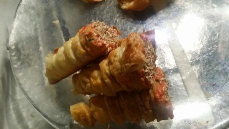 Pasticceria salata # 4: Cornetti di pasta sfoglia e patè di peperone