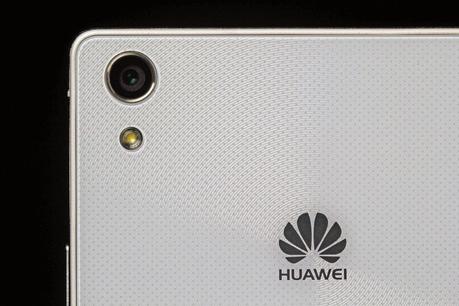 Huawei P8 si mostra ancora in due foto, in cantiere una possibile versione da 6.8