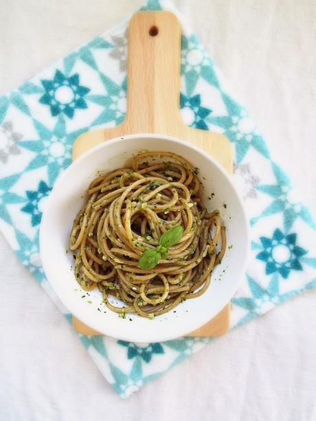 Pesto al radicchio verde di campo e anacardi