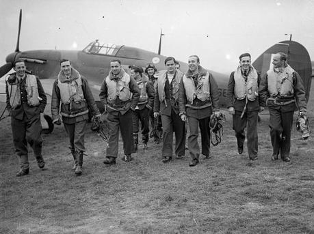 Pilots_of_No__303_(Polish)_Squadron_RAF_with_one_of_their_Hawker_Hurricanes,_October_1940__CH1535