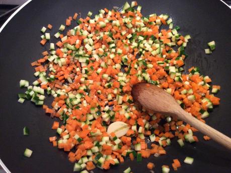 TAGLIATELLE ALLE BARBABIETOLE ROSSE CON VERDURE