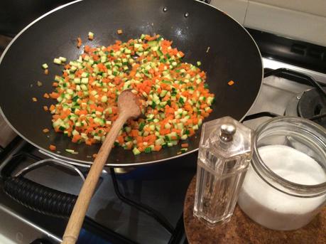 TAGLIATELLE ALLE BARBABIETOLE ROSSE CON VERDURE