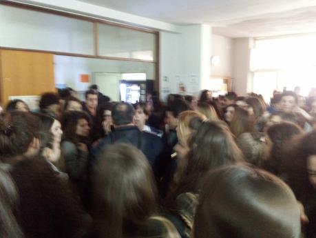 #LaBuonaScuola si presenta con la polizia al Liceo Classico!