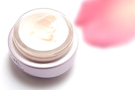 4 creme da avere per proteggere e curare il contorno occhi