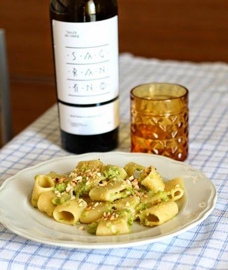 Mezze maniche al pesto di friggitelli e cipollotti