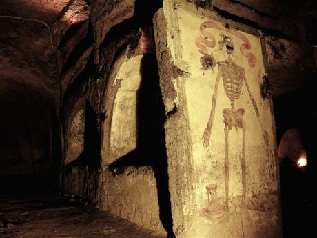 Un viaggio nei misteri delle Catacombe di San Gaudioso