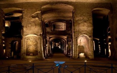 Un viaggio nei misteri delle Catacombe di San Gaudioso