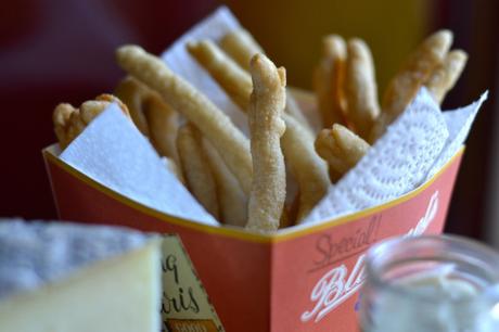 Pici fritti con salsa cacio e pepe