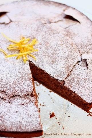 TORTA DI ALBUMI AL CIOCCOLATO PROFUMATA AL BERGAMOTTO