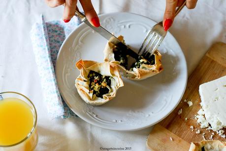 Mini pie di spinaci e feta | Spinach and feta mini pies