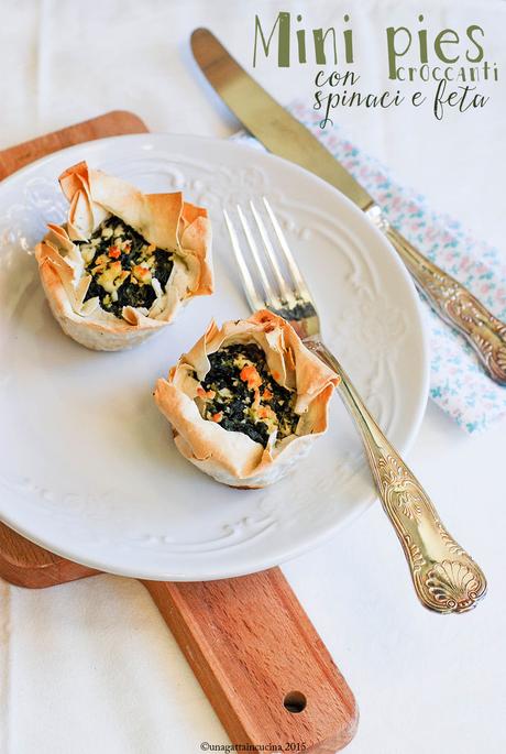 Mini pie di spinaci e feta | Spinach and feta mini pies