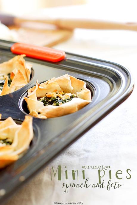 Mini pie di spinaci e feta | Spinach and feta mini pies