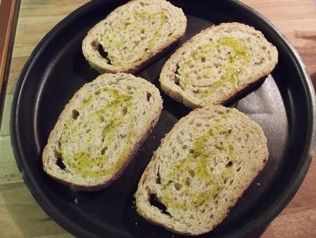 TOASTS CON PANE DI SEGALE RAFFERMO