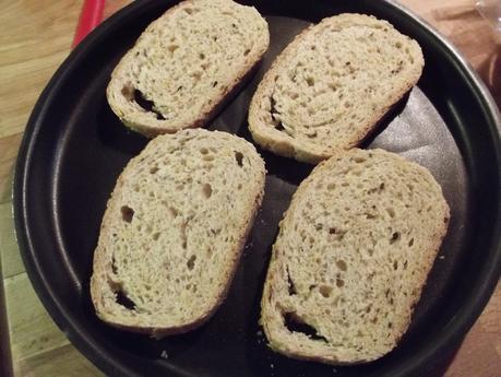 TOASTS CON PANE DI SEGALE RAFFERMO