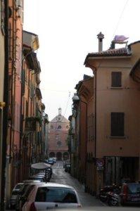 In giro per Bologna … Via Del Borgo di San Pietro. 