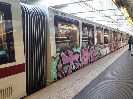 I vandali imbrattatori all'attacco della Metro C. Ecco le foto. E l'Atac per metterci una pezza fa ancor più danno