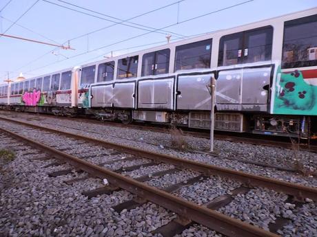 I vandali imbrattatori all'attacco della Metro C. Ecco le foto. E l'Atac per metterci una pezza fa ancor più danno