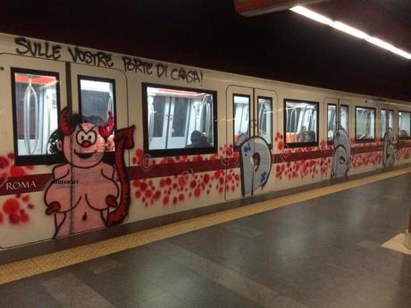 I vandali imbrattatori all'attacco della Metro C. Ecco le foto. E l'Atac per metterci una pezza fa ancor più danno