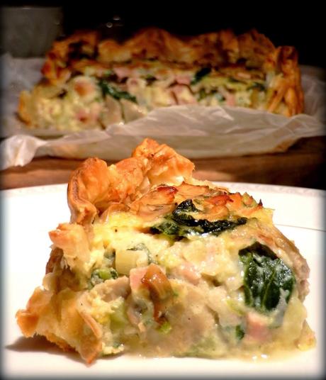 QUICHE con PaK Choy, funghi, PROSCIUTTO affumicato e formaggio