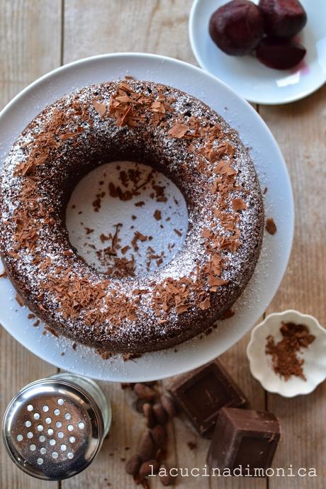 torta al cioccolato e rape rosse