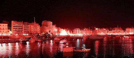 (VIDEO)Great pyroshow of Olympiacos fans celebrating 90 years of club 10.3.2015 #thisisfootball