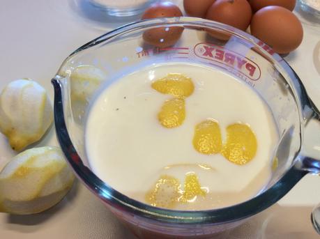 SRICIOLATA DELLA NONNA CON CREMA PASTICCIERA AL LIMONE E PINOLI