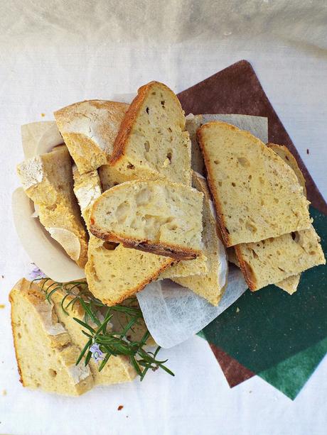 Pane ai ceci e rosmarino