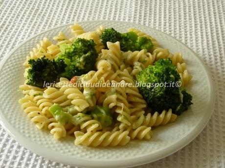 Fusilli con broccoli e crescenza