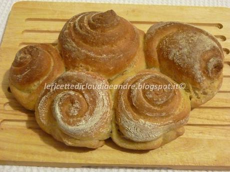 Roselline di pane integrale con farina di mais