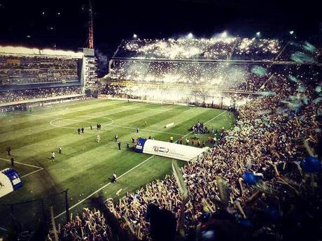 (VIDEO)Crazy atmosphere @laBombonera - Boca Juniors vs Zamora - Copa Libertadores 12.3.2015 #thisisfootball