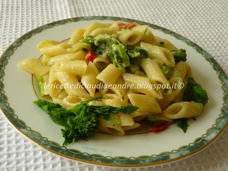 Pennette con cime di rapa, crescenza e peperoncino