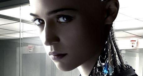 Ex Machina porta la singolarità al cinema