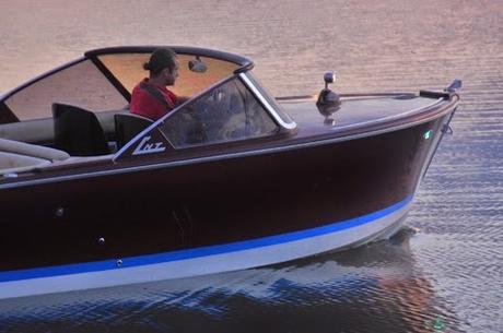 Sposarsi in Umbria e godersi il Lago Trasimeno noleggiando una barca di lusso