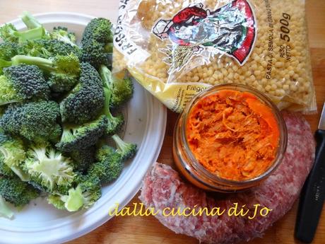 Fregola con broccoli e salsiccia