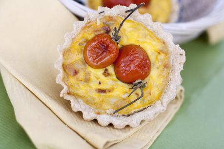 http://www.ilblogdisposamioggi.com/2015/03/rubrica-di-unafiabaincucina-mini-quiche.html