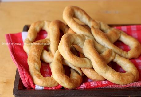 Taralli lucani - i biscotti a 8 di Lauria