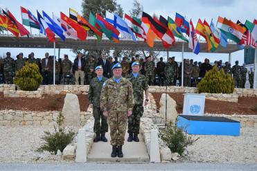 Libano/ Il Generale Del Col consegna la medaglia commemorativa della missione ONU ai contingenti Finlandesi e Irlandesi