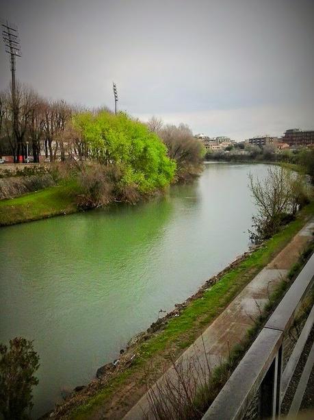 ciclabile lungo il fiume