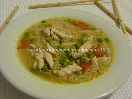 Zuppetta di pollo e noodles