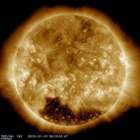 Apparsi due Giganteschi Buchi Coronali sul 10% della Superficie Solare Risveglio Edizioni, Libri, Spiritualità, Meditazione, Medicina, Cosmologia, Arte, Filosofia, Ufologia, Federico Bellini, Ambra Guerrucci, Osho, TV