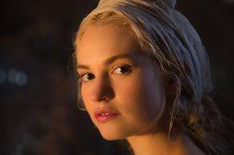 Lily James (Movieplayer)