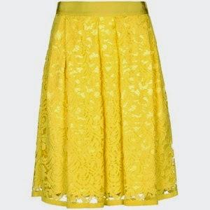 Looks: midi skirts