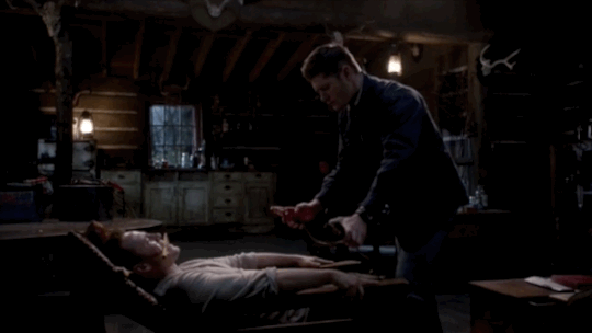 A Very Supernatural.. Review! ( 10x15 The thingh they carried )
