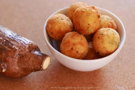 Polpette di manioca vegan (Bolinho de mandioca vegano)