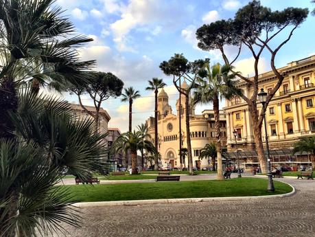Piazza Cavour, l'unica piazza europea di Roma. A proposito di parcheggi interrati: ecco la qualità che si può ottenere valorizzando il sottosuolo della città