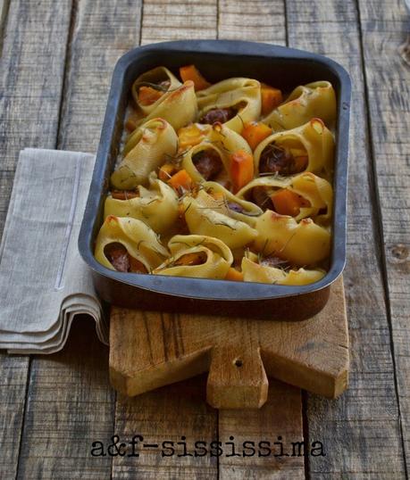 conchiglioni ripieni di zucca, salsiccia e finocchio