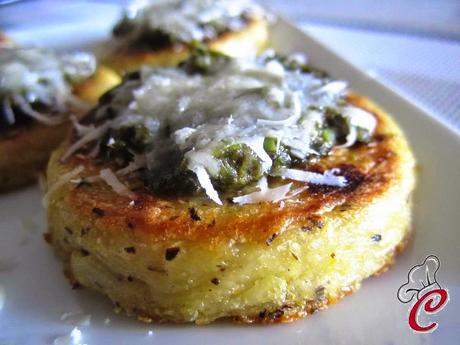 Pizzette di polenta taragna al pesto di... : dal più audace al più delicato, l'idea perfetta per ogni palato